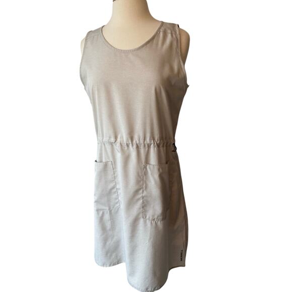 Merrell Women's M Athleisure Pinstripe Gray Sleeveless Dress Packable Hiking - Picture 4 of 9